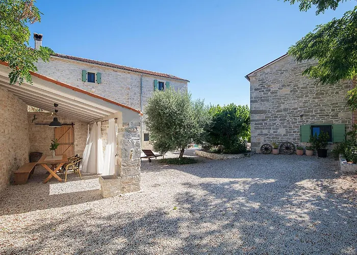 Stanza * Ровинь